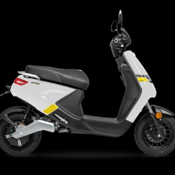 Motron_Volts_50-white